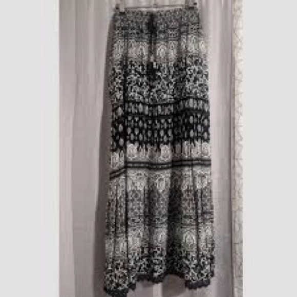 NWT Westport Black & White Print Boho Maxi Skirt Womens size Large - Picture 2 of 5